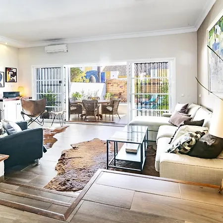 Mb-spacious Townhouse With Private Pool Holiday home