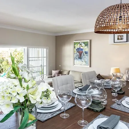 Mb-spacious Townhouse With Private Pool